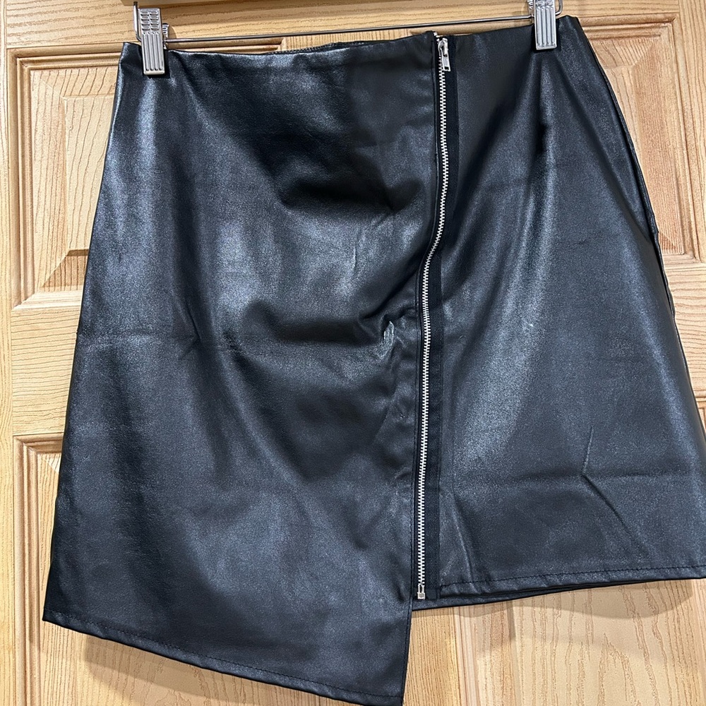 Sleek Black Asymmetrical Skirt with Zipper